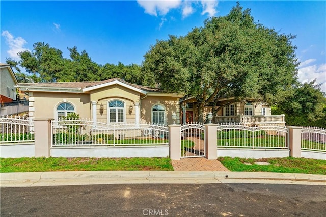 view of front of property