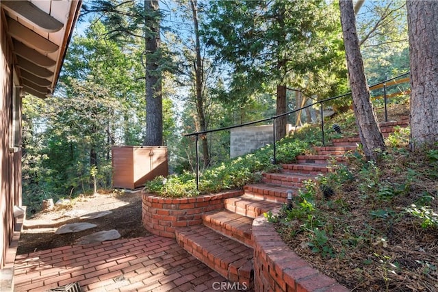 309 Castle Gate Rd, Lake Arrowhead, CA 92352 - view of patio