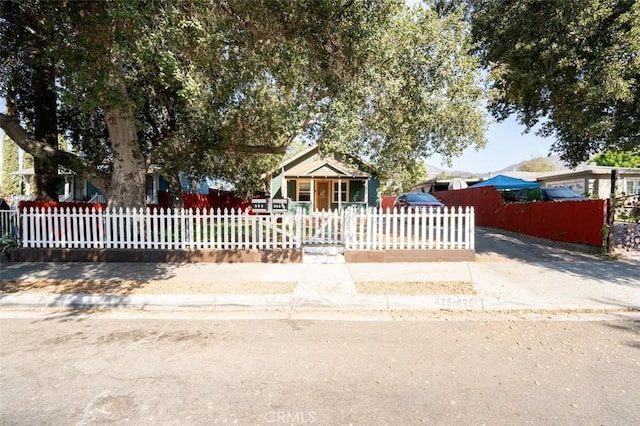 view of front of property