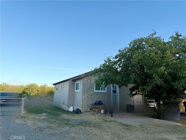 view of home's exterior