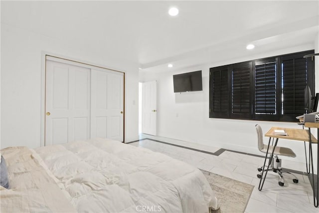 bedroom featuring a closet