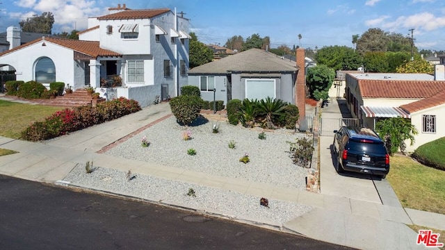 view of mediterranean / spanish-style house