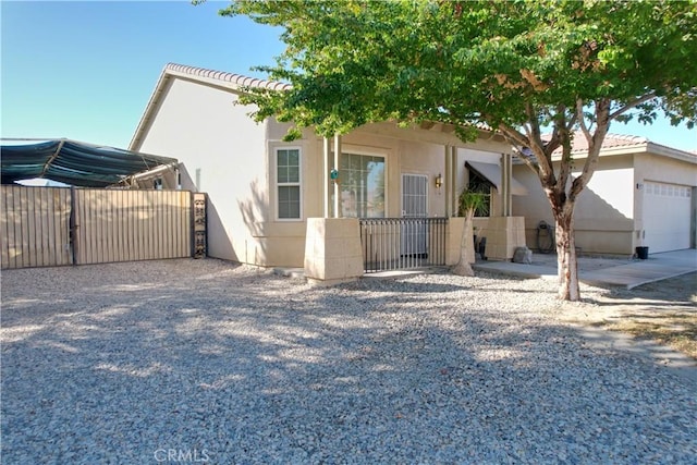 view of front of property featuring a garage