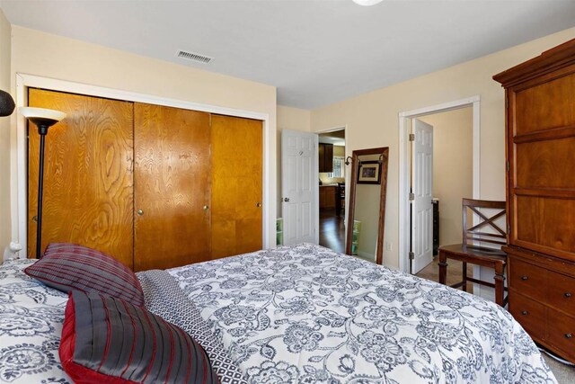 bedroom featuring a closet