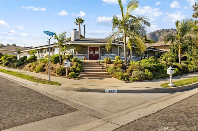 view of front of property featuring a porch