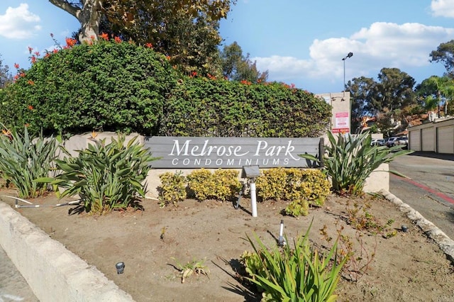 view of community / neighborhood sign