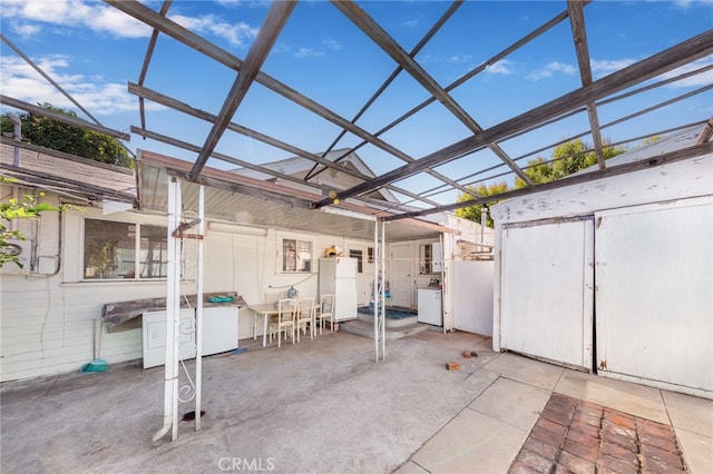 view of patio / terrace with washer / clothes dryer