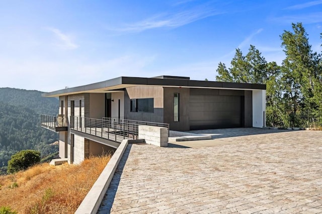 contemporary house featuring a garage