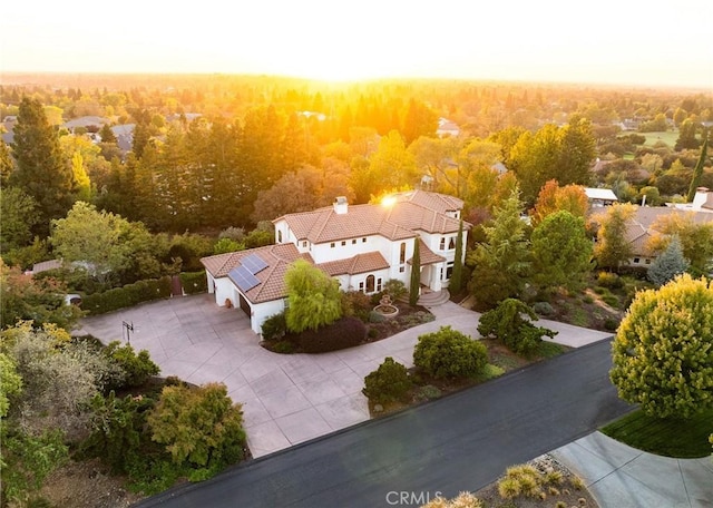 view of aerial view at dusk