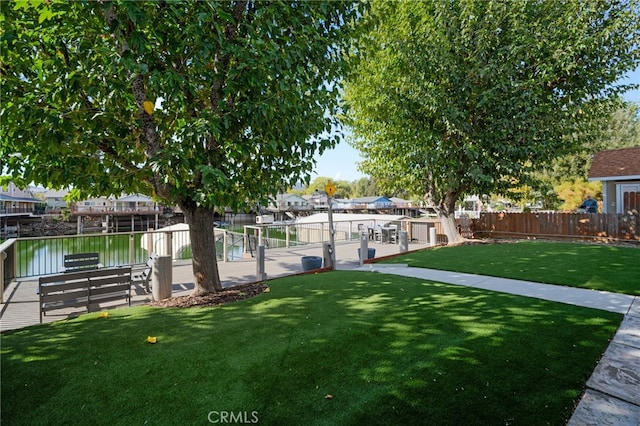 view of yard featuring a water view