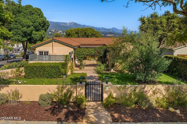 view of home's community featuring a mountain view