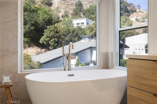 bathroom featuring a bathing tub