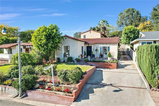 view of mediterranean / spanish-style home