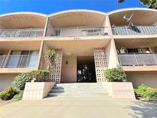 8421 Lindley Ave, Northridge, CA 91325 - view of property