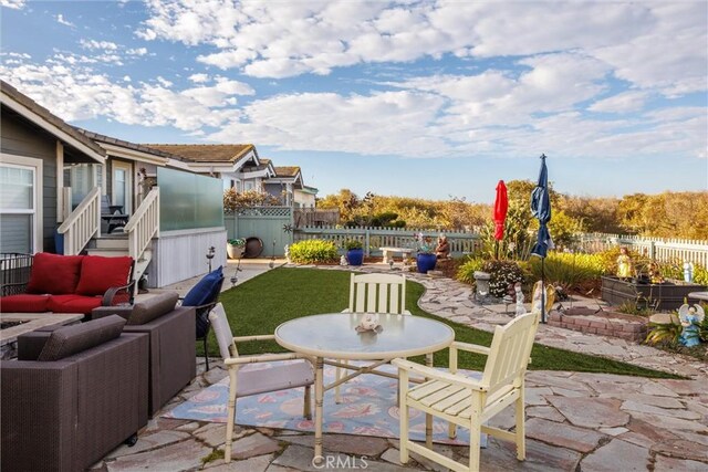 view of patio with outdoor lounge area