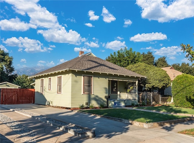 view of front of house with covered porch