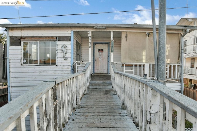 view of entrance to property