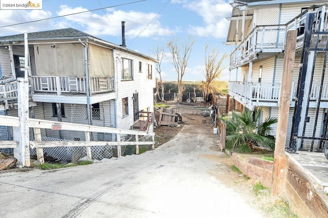 view of home's exterior