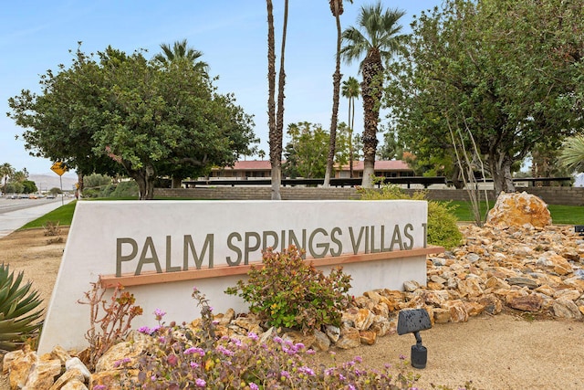 view of community / neighborhood sign