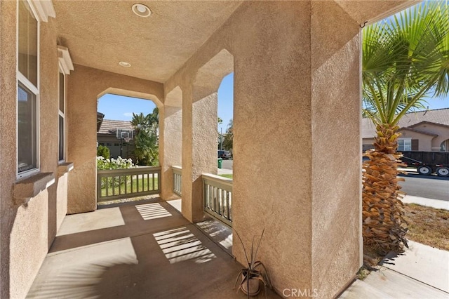 balcony featuring covered porch