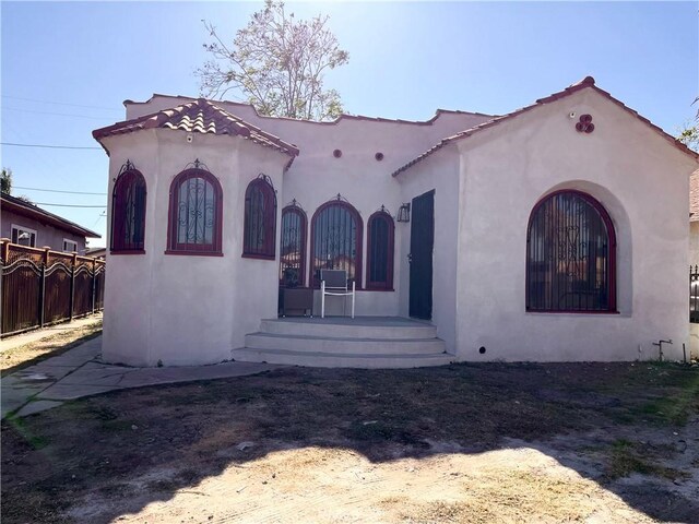 view of front facade