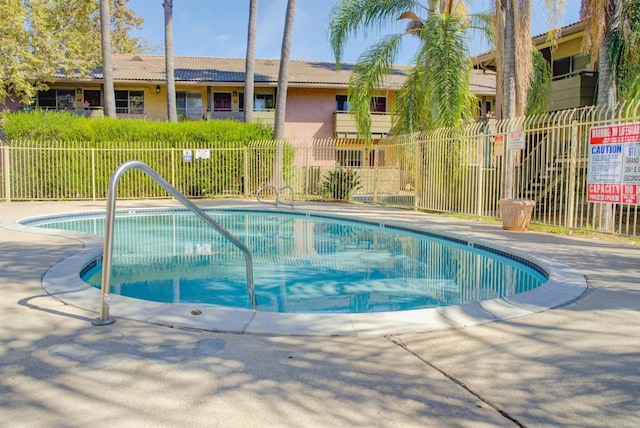 view of swimming pool