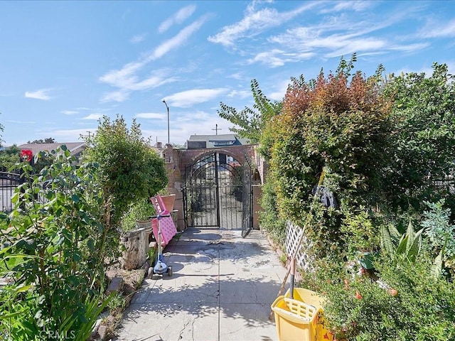 4162 S Budlong Ave, Los Angeles, CA 90037 - photo 4