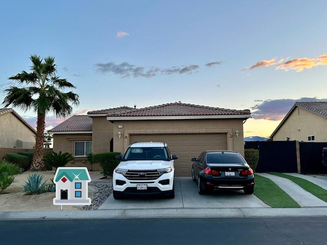 view of front facade featuring a garage