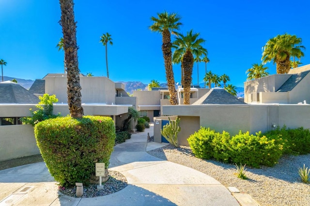 view of front of property featuring a mountain view