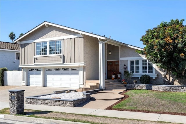 view of front of house featuring a garage