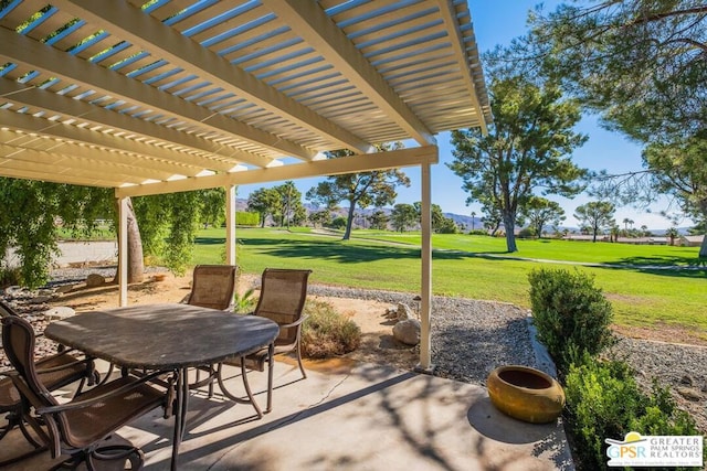 view of patio featuring a pergola