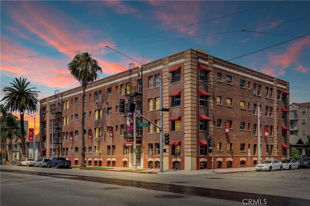 view of outdoor building at dusk