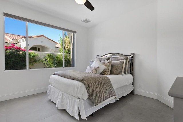 bedroom with ceiling fan