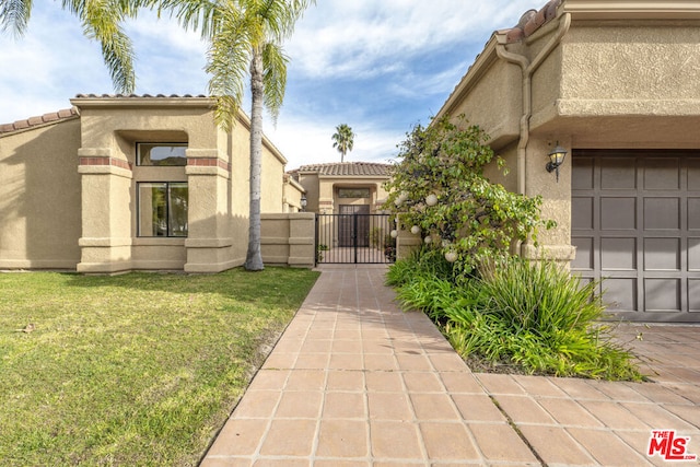 exterior space featuring a lawn