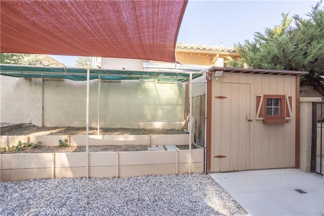 exterior space featuring a storage shed