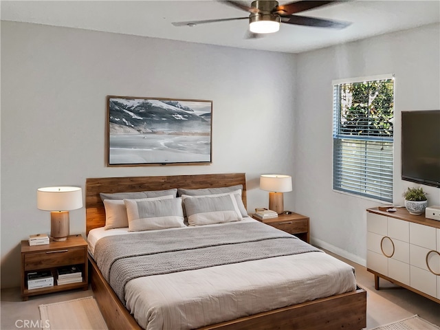 bedroom with ceiling fan