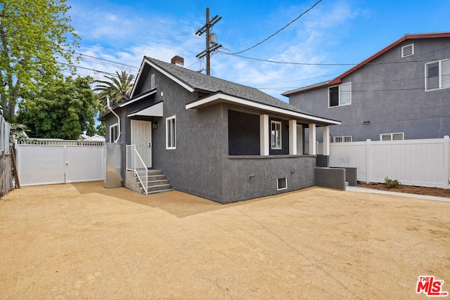 view of front of property