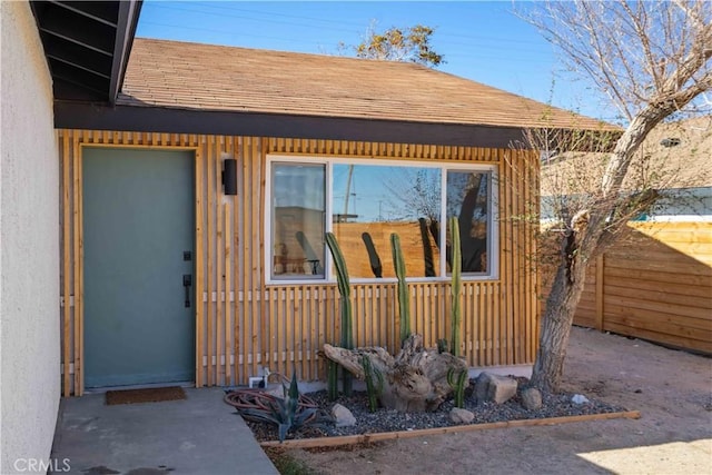62044 Valley View Cir, Joshua Tree, CA 92252 - entrance to property featuring a shingled roof