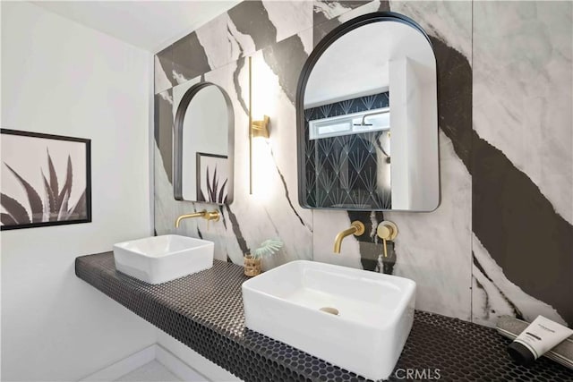 62044 Valley View Cir, Joshua Tree, CA 92252 - bathroom featuring a sink