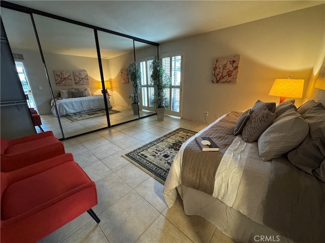 bedroom with a closet