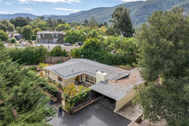 drone / aerial view featuring a mountain view