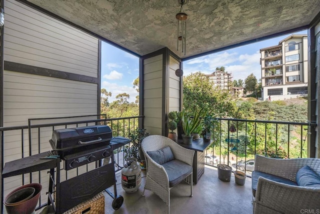 balcony featuring a grill