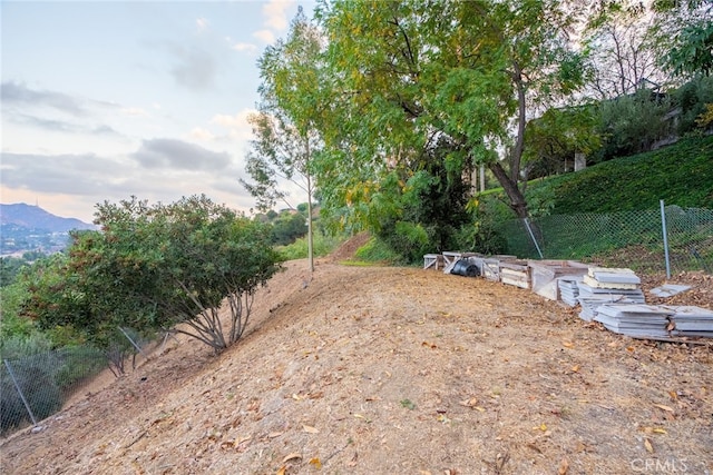 Listing photo 3 for 3544 Multiview Dr, Studio City CA 90068