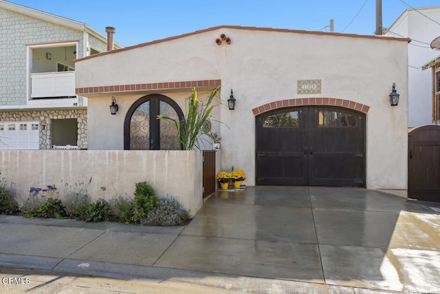 view of front of house featuring a garage