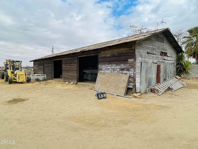 view of outbuilding