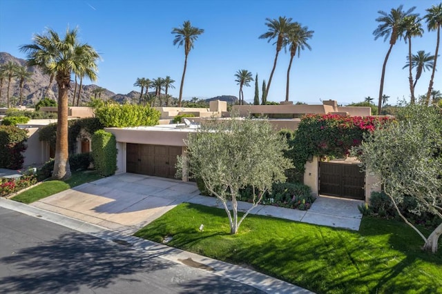 view of front of house featuring a mountain view