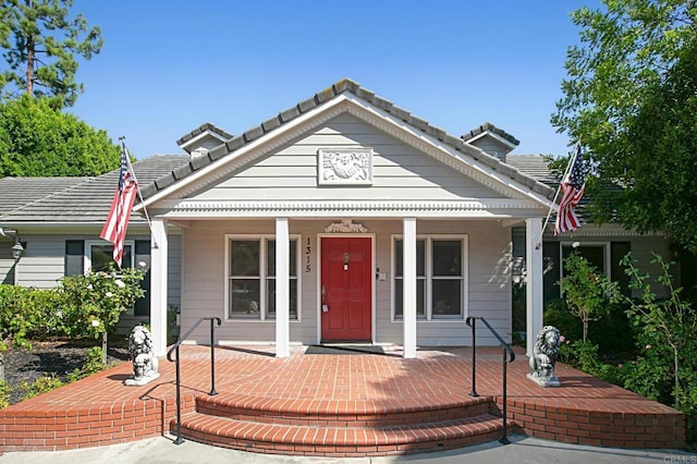 view of front of home with covered porch