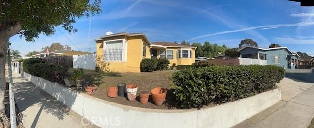 315 E 118th St, Los Angeles, CA 90061 - bungalow featuring stucco siding