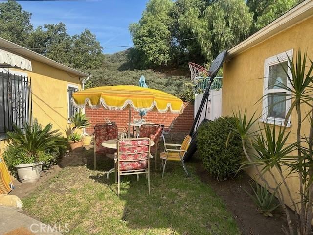 315 E 118th St, Los Angeles, CA 90061 - view of yard