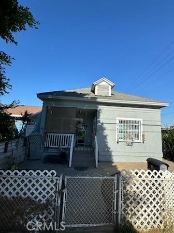 view of front facade with covered porch